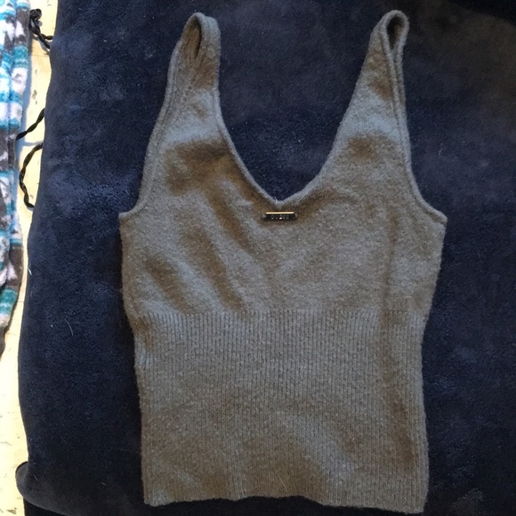 Guess tank top (crop top) Xs women’s - Picture 2 of 4